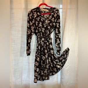 Loft plus wrap dress black & white floral print size 16.